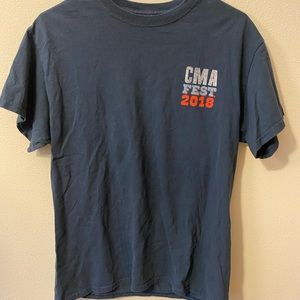 Size: M. Color: Blue and red.